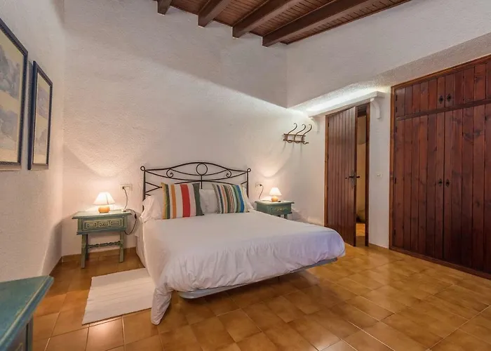 Cuixach - Stone Mallorcan In *