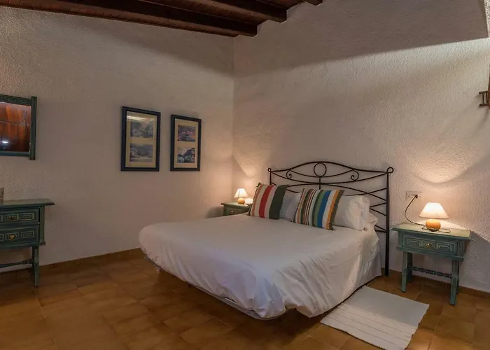 Cuixach - Stone Mallorcan In *